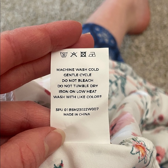 Women’s Top - Picture 8 of 8